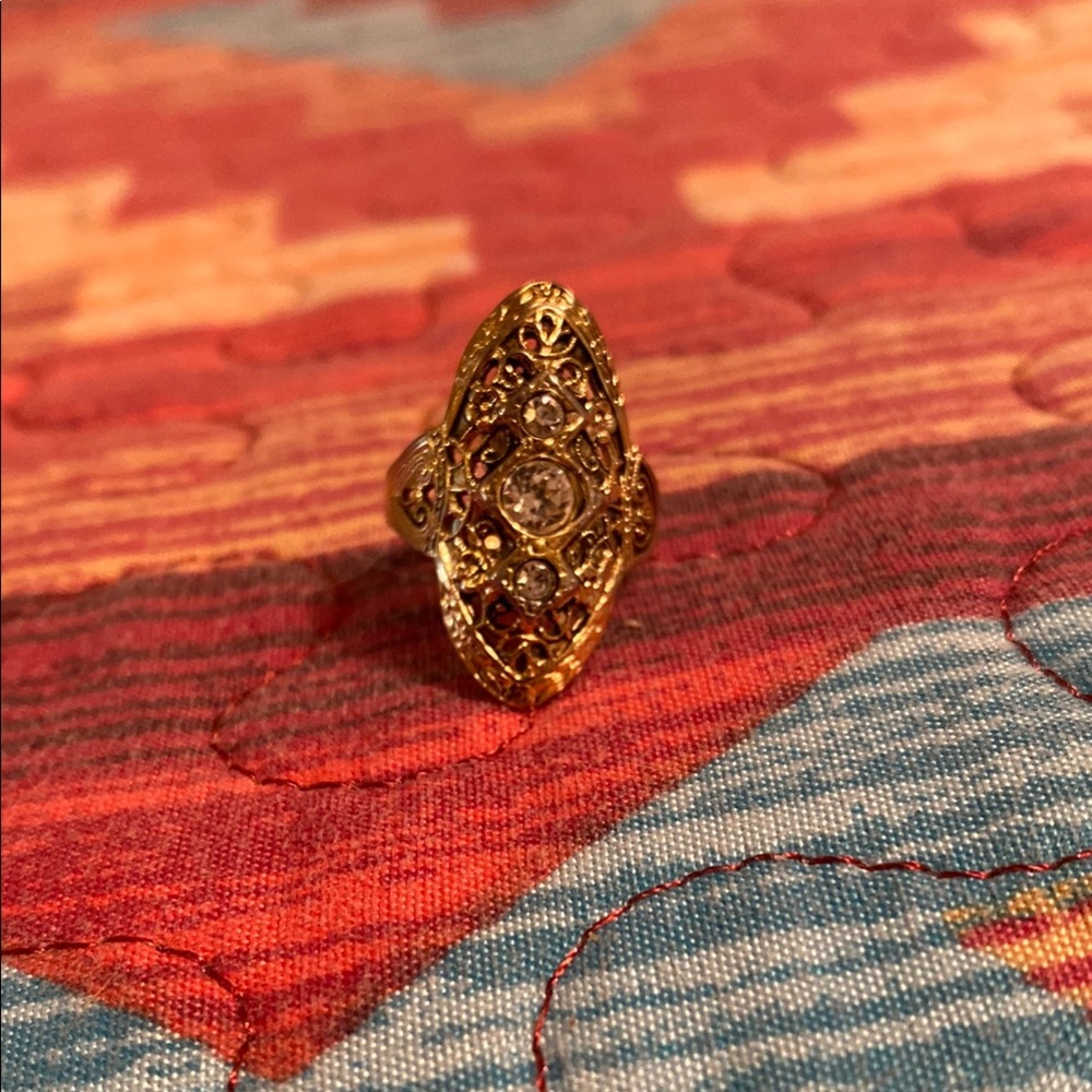 Elegant Gold Filigree Ring